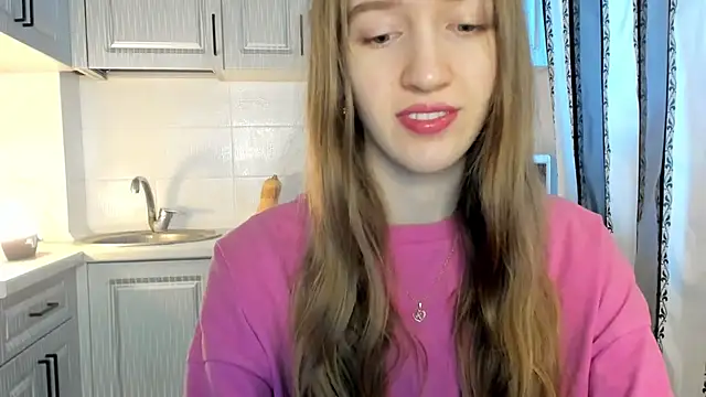 Snapshot of leslie_my_lovee chatting on 20, 12, 2025 leslie my lovee online show from 20, 12, 2025