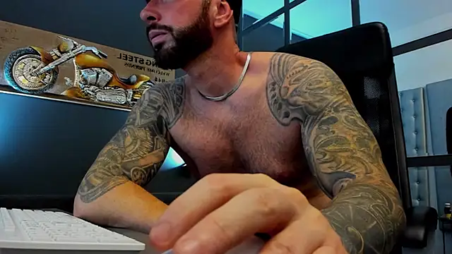 Snapshot of AronGrant chatting on 8, 6, 2026 AronGrant online show from 8, 6, 2026
