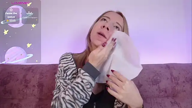 Miiaa doll online show from 22, 9, 2025