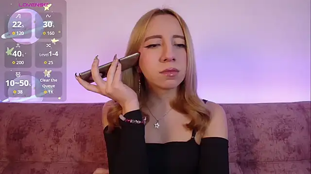 Miiaa doll online show from 25, 11, 2025