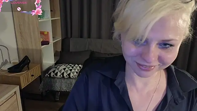 Snapshot of Gray_swann chatting on 22, 3, 2025 Gray swann online show from 22, 3, 2025