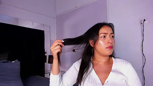 Miaa Garcia online show from 8, 2, 2025