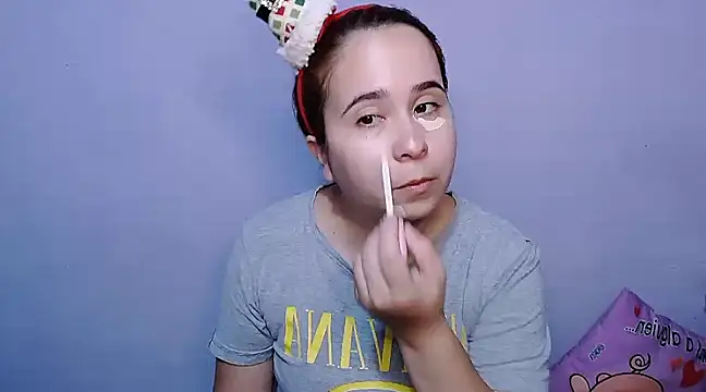 Snapshot of SubLayla01 chatting on 4, 1, 2025 SubLayla01 online show from 4, 1, 2025