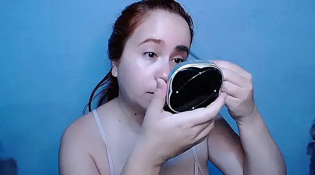 Snapshot of SubLayla01 chatting on 4, 2, 2025 SubLayla01 online show from 4, 2, 2025