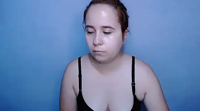 Snapshot of SubLayla01 chatting on 8, 2, 2025 SubLayla01 online show from 8, 2, 2025