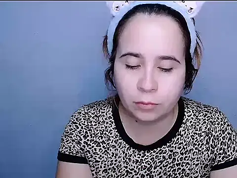 Snapshot of SubLayla01 chatting on 14, 10, 2025 SubLayla01 online show from 14, 10, 2025