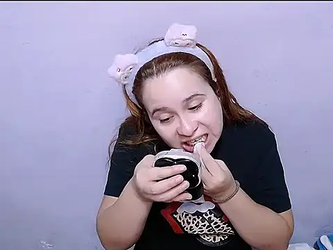 SubLayla01 online show from 16, 4, 2026