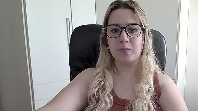 amooraaamoon online show from 11, 3, 2025