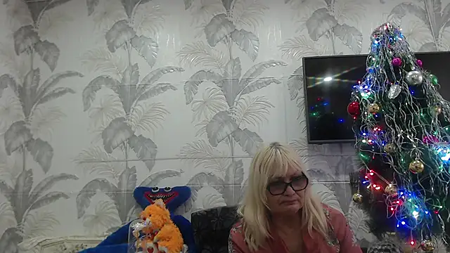 CamDiva113 online show from 24, 1, 2025