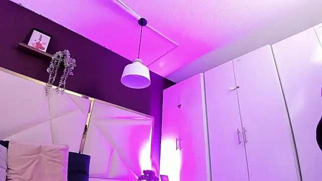 Snapshot of April_bowie chatting on 5, 2, 2026 April bowie online show from 5, 2, 2026