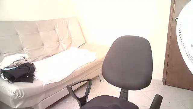 abril sexy04 online show from 14, 7, 2026