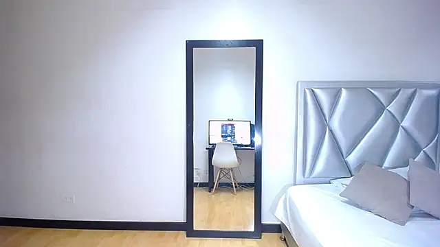 exotic karmella online show from 17, 1, 2025