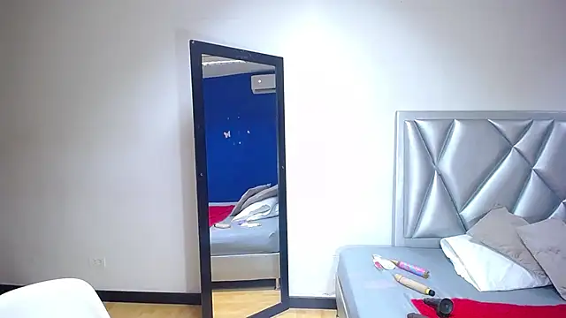 exotic karmella online show from 6, 3, 2025