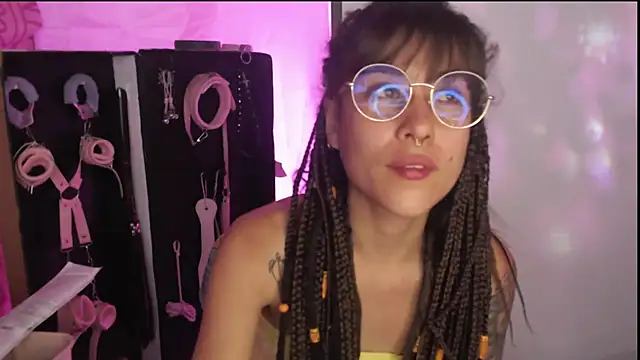 Snapshot of Hellen_dumont chatting on 2, 7, 2026 Hellen dumont online show from 2, 7, 2026