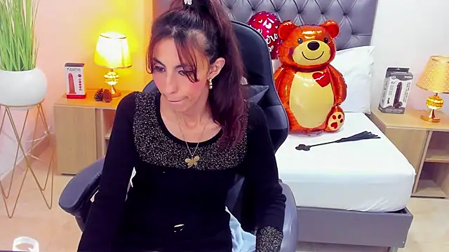 candy summer28 online show from 22, 2, 2025