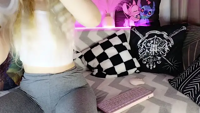 nicollewetpussy online show from 26, 2, 2025