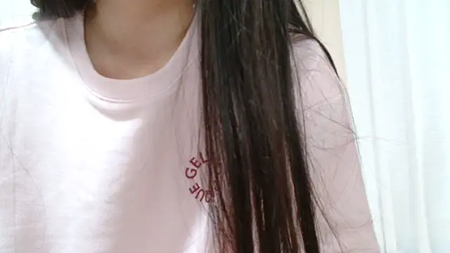 Snapshot of xxYuIxx chatting on 2, 1, 2025 xxYuIxx online show from 2, 1, 2025