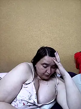 Snapshot of Liluboobs chatting on 6, 4, 2026 Liluboobs online show from 6, 4, 2026