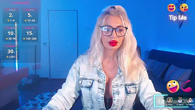 Snapshot of beauty_chl0e chatting on 22, 11, 2025 beauty chl0e online show from 22, 11, 2025