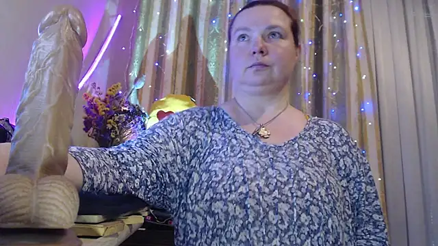 amorelara online show from 5, 6, 2026