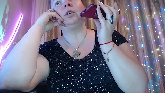 amorelara online show from 4, 7, 2026