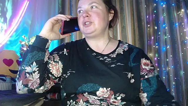 amorelara online show from 13, 7, 2026
