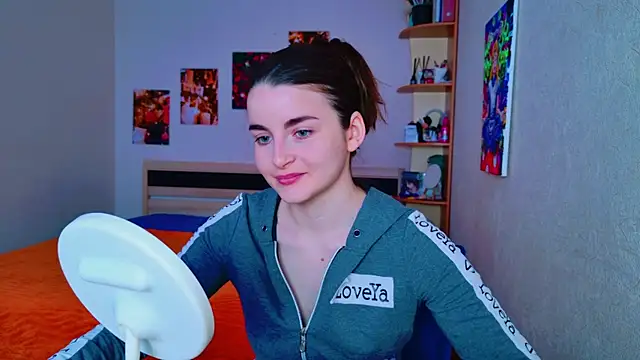 Miss Arwen online show from 4, 3, 2025