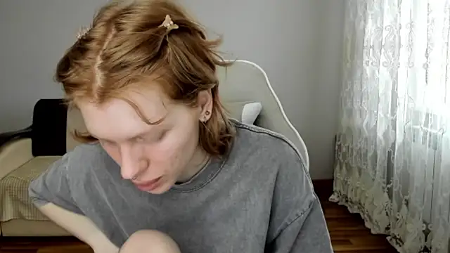 StellaDavis online show from 9, 4, 2026