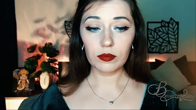 Snapshot of MissBeverlyMills chatting on 8, 2, 2025 MissBeverlyMills online show from 8, 2, 2025