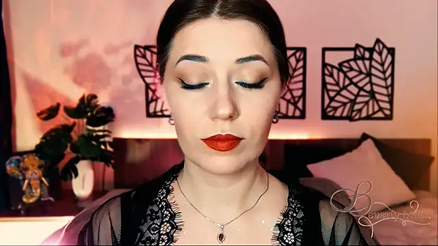 Snapshot of MissBeverlyMills chatting on 9, 3, 2025 MissBeverlyMills online show from 9, 3, 2025