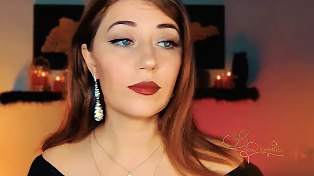 Snapshot of MissBeverlyMills chatting on 2, 11, 2025 MissBeverlyMills online show from 2, 11, 2025