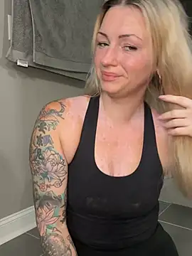 MaggieMayI89 online show from 11, 7, 2026