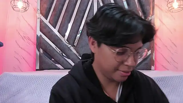 Emmapark  online show from 13, 2, 2025