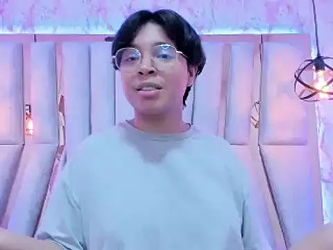 Emmapark  online show from 26, 2, 2025