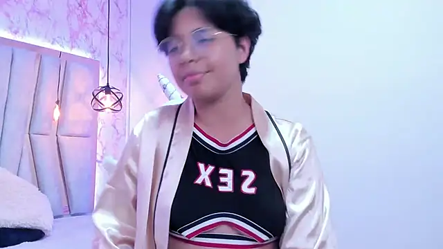 Emmapark  online show from 8, 3, 2025