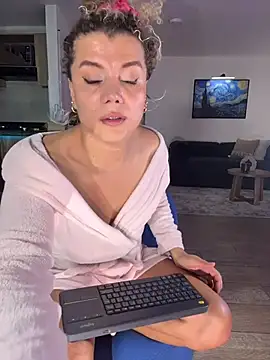 Georgiafox online show from 13, 7, 2026