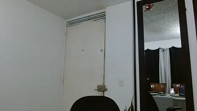 Snapshot of _princess_queen chatting on 4, 3, 2026 princess queen online show from 4, 3, 2026