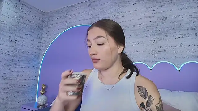 Giaa Ross online show from 4, 4, 2026