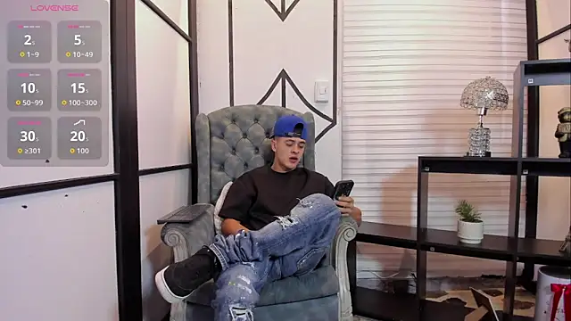 Snapshot of JuniorMorris_ chatting on 30, 9, 2025 JuniorMorris  online show from 30, 9, 2025