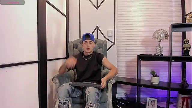 Snapshot of JuniorMorris_ chatting on 9, 10, 2025 JuniorMorris  online show from 9, 10, 2025