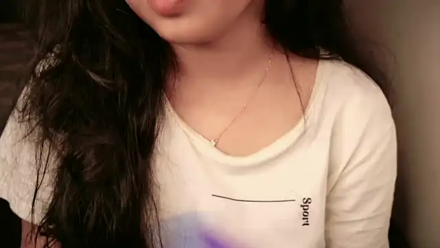 Snapshot of Spice-Summi chatting on 3, 10, 2025 Spice-Summi online show from 3, 10, 2025