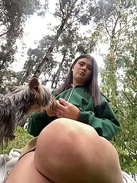 Snapshot of little-natt chatting on 2, 2, 2025 little-natt online show from 2, 2, 2025