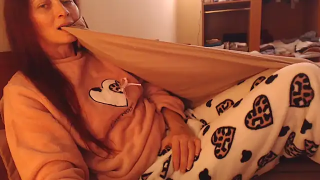 LovelyAndraGirl online show from 10, 1, 2026