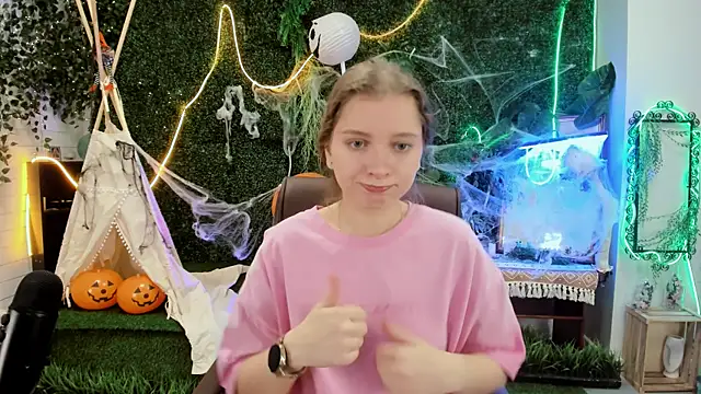 MayaSinabon online show from 22, 10, 2025