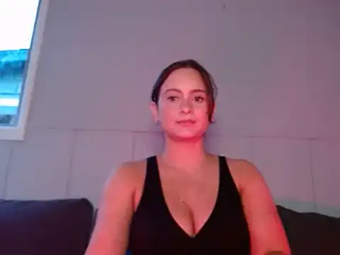 Sophie Raegan online show from 12, 3, 2025