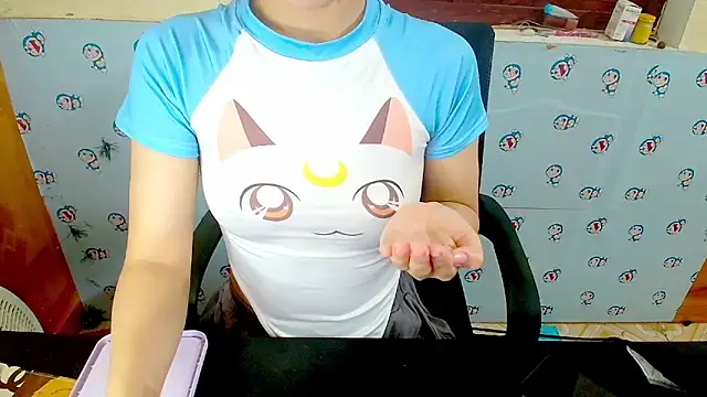   Saphia   online show from 15, 12, 2025