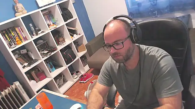 ravingr4d4 online show from 20, 9, 2025