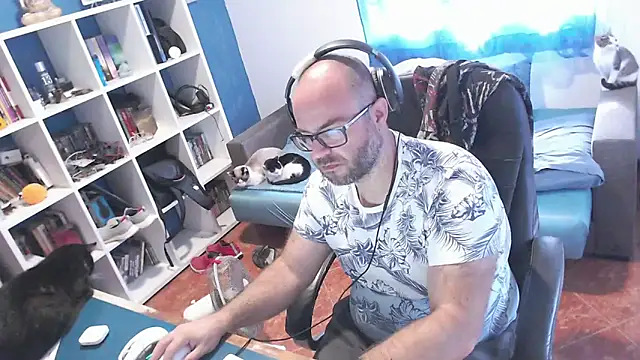 ravingr4d4 online show from 23, 10, 2025