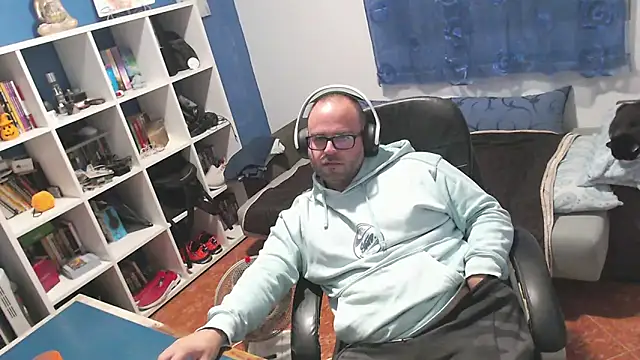 ravingr4d4 online show from 8, 11, 2025