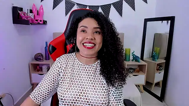 Zoe Gruber online show from 15, 12, 2024